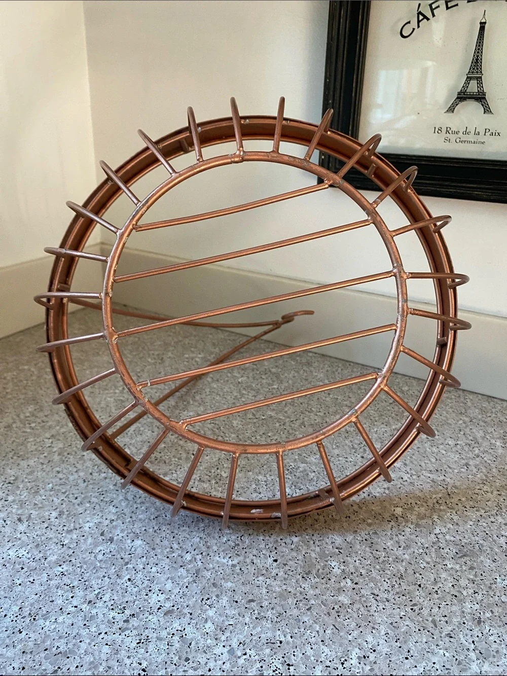 LIKE NEW Hammered Copper-Finished Wire Fruit Basket/Banana Hanger